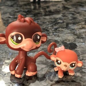 2007 Hasbro Littlest Pet Shop (LPS) Mommy and Baby Monkey # 2670 & 2671